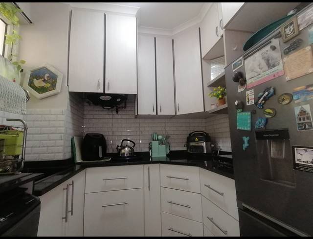 1 BEDROOM FLAT FOR SALE IN BLUFF